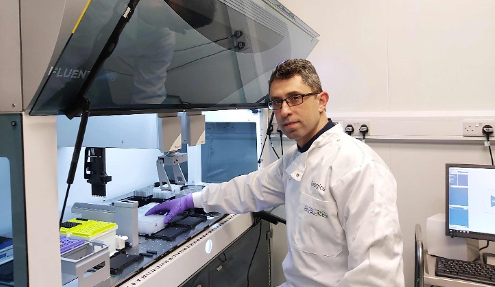 images/news_images/Georgios in lab.jpg